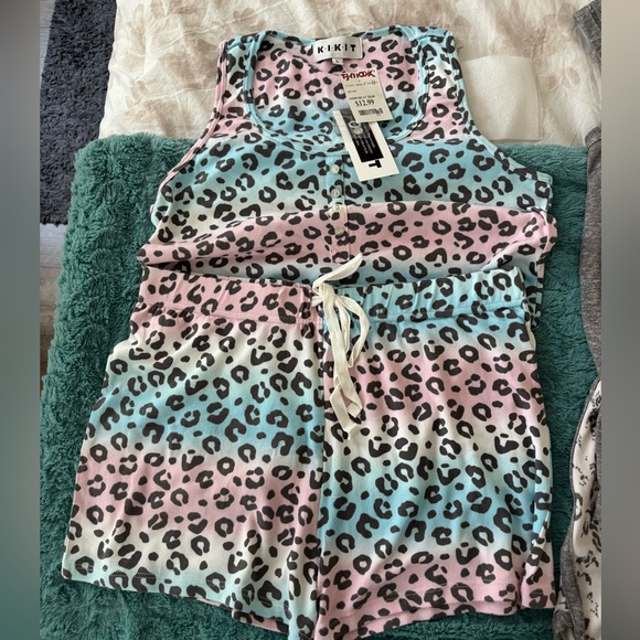 NWT 2 sets of ladies pajamas - Picture 3 of 10